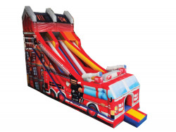 Glissade gonflable 911 en forme de camion de pompier pour festivals et événements.